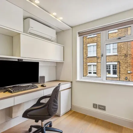 Image 5 - 37 Limerston Street, London, SW10 0HH, United Kingdom - Apartment for rent