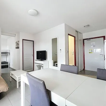 Rent this 2 bed apartment on Argelès-sur-Mer in Avenue de la Gare, 66700 Argelès-sur-Mer