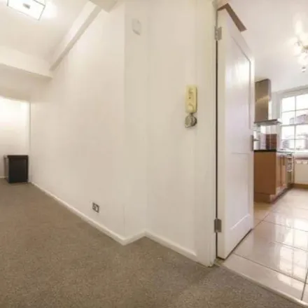 Rent this 3 bed apartment on Manor House in Marylebone Road, London