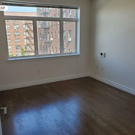 Image 6 - 1329 East 17th Street, New York, NY 11230, USA - Apartment for rent