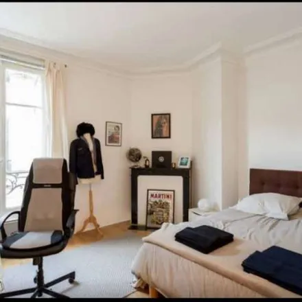 Rent this 3 bed apartment on 8 Impasse H/15 in 75015 Paris, France