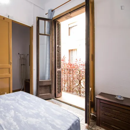 Image 2 - Carrer de Verdi, 54, 08012 Barcelona, Spain - Room for rent
