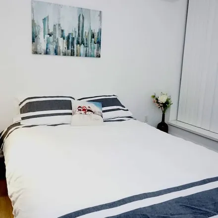 Rent this 1 bed apartment on Bloor in Toronto, ON M5R 1C4