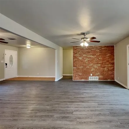 Image 2 - 5712 Whitman Avenue, Fort Worth, TX 76133, USA - House for rent