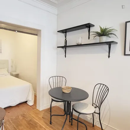 Rent this 1 bed apartment on Rua da Rosa 104 in 106, 108
