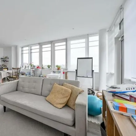 Image 3 - unnamed road, London, SE18 6AB, United Kingdom - Apartment for rent