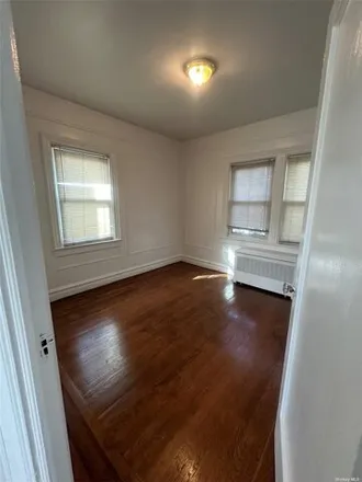 Image 7 - 25-01 Edgemere Avenue, New York, NY 11691, USA - House for sale