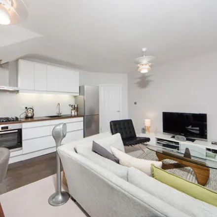 Rent this 2 bed apartment on 75 Gunterstone Road in London, W14 9BS