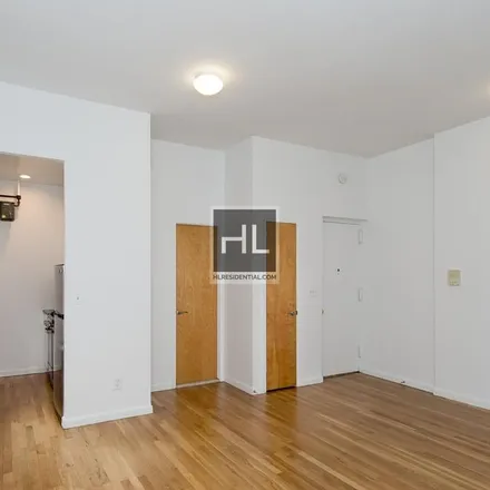 Rent this 3 bed apartment on 170 East 77th Street in New York, NY 10075