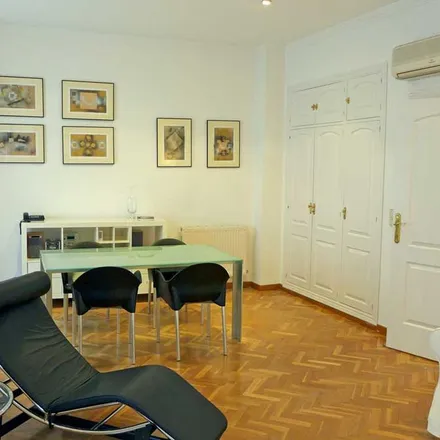 Image 3 - Calle del Factor, 16, 28013 Madrid, Spain - Apartment for rent