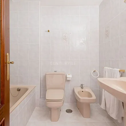 Image 3 - Plaza de Gilhou, 4, 28039 Madrid, Spain - Apartment for rent