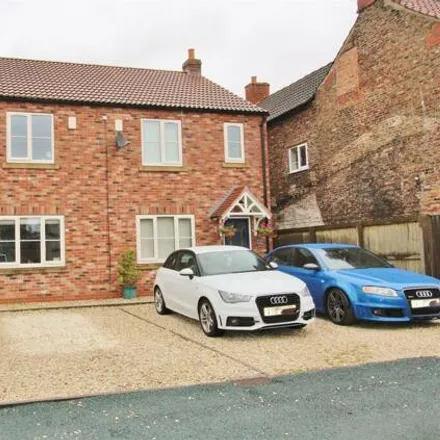 Rent this 3 bed duplex on North Street in Barmby on the Marsh, DN14 7HL