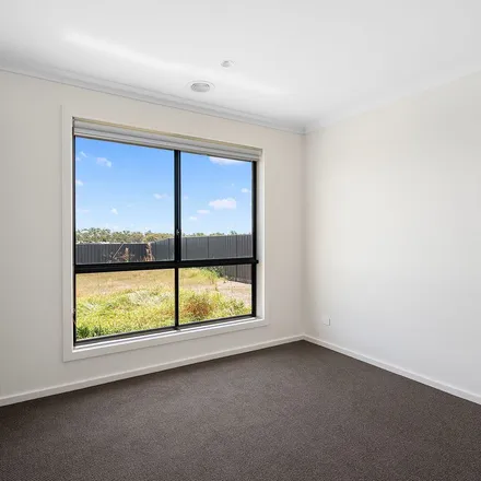 Rent this 4 bed apartment on Aspiring Drive in Huntly VIC 3551, Australia