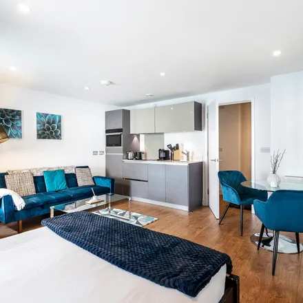 Rent this 1 bed apartment on The Arc Centre in 98b St. Paul Street, London