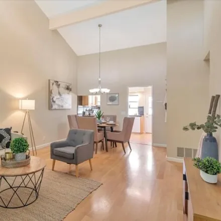 Image 2 - 22762 Majestic Oak Way, Cupertino, CA 95015, USA - Condo for sale