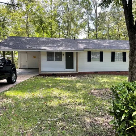 Buy this 2 bed house on 2334 North 6th Avenue in Laurel, MS 39440