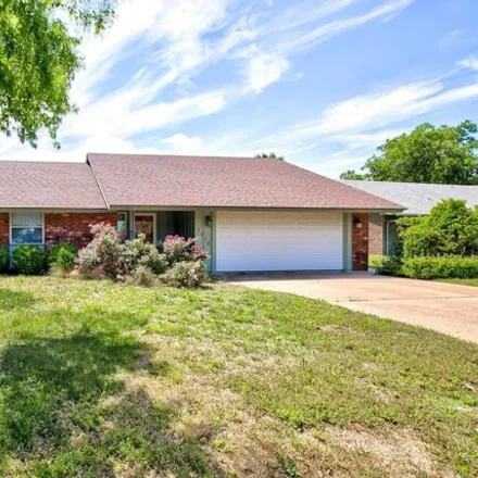 Buy this 3 bed house on 2530 Heritage Trail in Enid, OK 73703