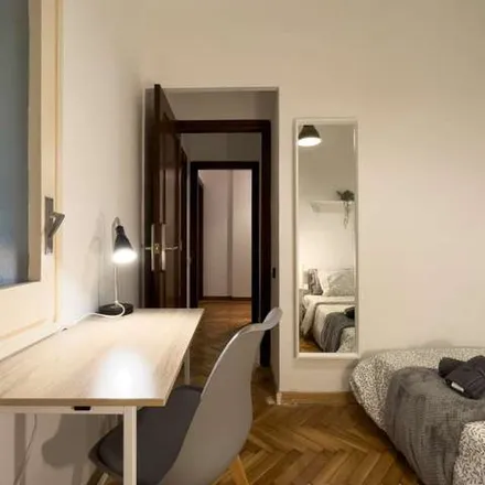 Image 3 - Carrer de Rocafort, 174-172-170, 08029 Barcelona, Spain - Apartment for rent
