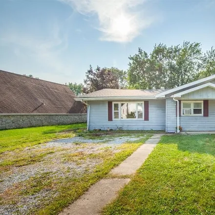 Buy this 3 bed house on 1402 Roe Avenue in Alexandria, Madison County