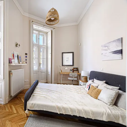 Image 3 - Pázmány Péter Katolikus Egyetem, Jog- és Államtudományi Kar, Budapest, Szentkirályi utca 28, 1088, Hungary - Apartment for rent