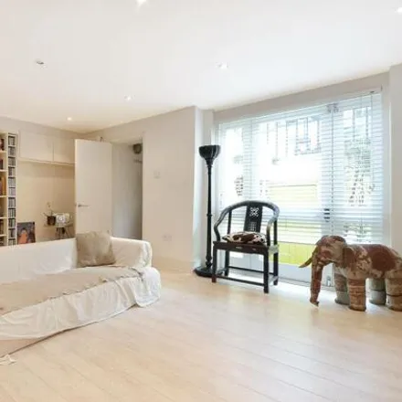 Image 3 - 21 St Stephen's Gardens, London, W2 5RY, United Kingdom - Apartment for rent