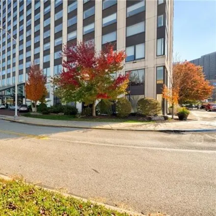 Image 4 - Gateway Towers, 320 Fort Duquesne Boulevard, Pittsburgh, PA 15222, USA - Condo for sale