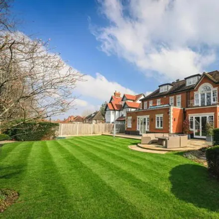 Image 5 - Greenway, Brentwood, CM13 2NP, United Kingdom - House for sale