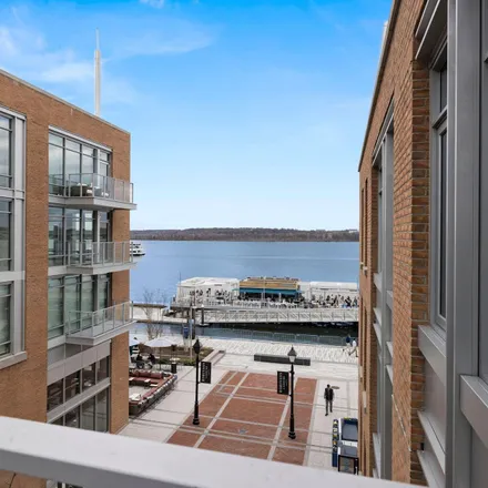 Buy this 2 bed condo on 139 Strand Street in Alexandria, VA 22314