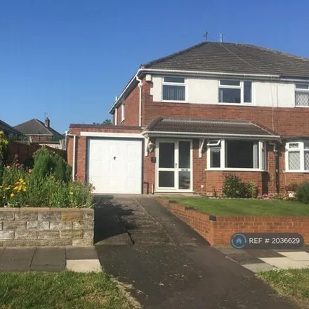 Rent this 3 bed duplex on Poole House Road in Sandwell, B43 7SH