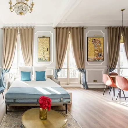 Rent this 5 bed apartment on Paris