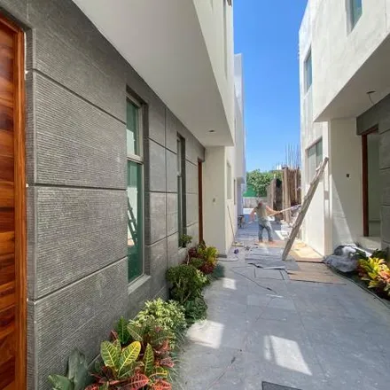 Buy this 4 bed house on Calle Plutarco Elías Calles in Casa Blanca, 62760 Tres de Mayo