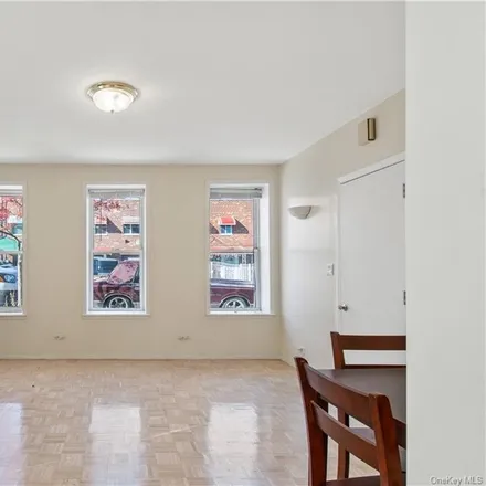 Image 6 - 518 Underhill Avenue, New York, NY 10473, USA - Townhouse for sale