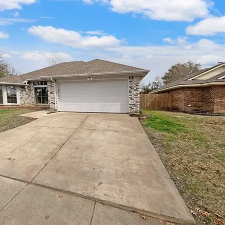 Buy this 3 bed house on 4741 Cornflower Dr in Arlington, Texas