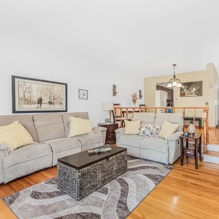 Image 4 - 240 Revere Avenue, New York, NY 10465, USA - Townhouse for sale