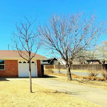 Buy this 4 bed house on 4900 Oregon Trail in Amarillo, TX 79109