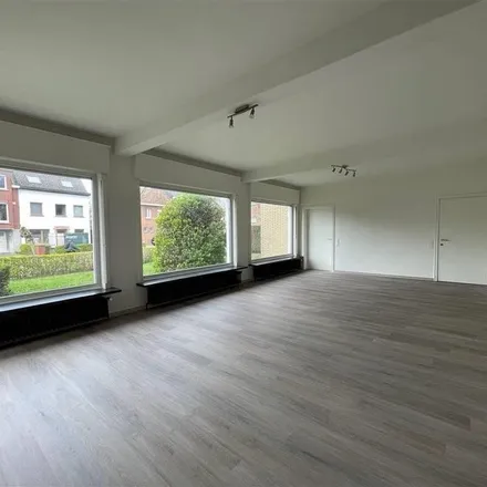 Rent this 4 bed apartment on Zuidstraat in 8501 Kortrijk, Belgium