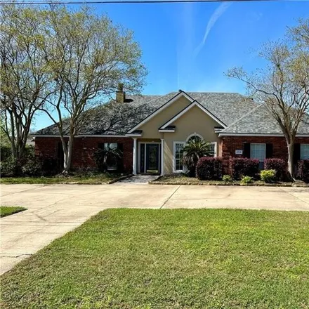 Image 2 - 4531 Country Club Place, Lake Charles, LA 70605, USA - House for sale