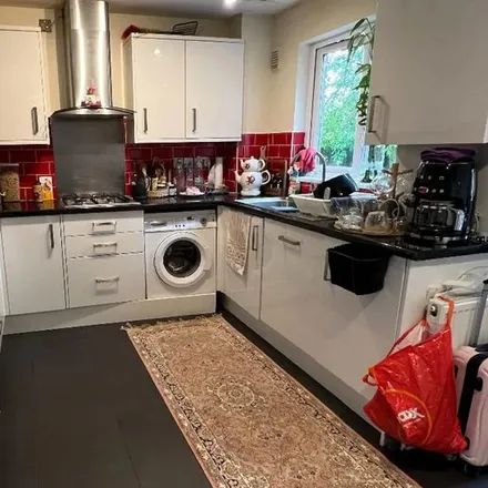 Image 3 - Rowlands Close, Grahame Park, London, NW7 2DN, United Kingdom - Apartment for rent