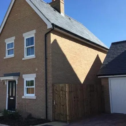Rent this 3 bed house on Compton Mead in Biggleswade, SG18 8LW