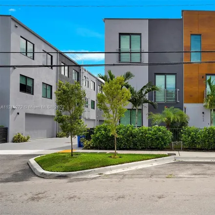 Image 1 - 914 Northeast 4th Street, Fort Lauderdale, FL 33301, USA - Townhouse for sale