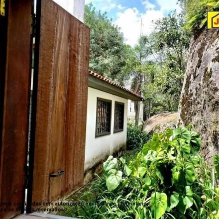 Rent this studio house on Estrada Sorocamirim in Morada dos Pássaros I, São Roque - SP