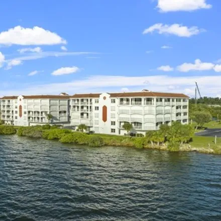 Buy this 3 bed condo on Country Inn & Suites in 9009 Astronaut Boulevard, Cape Canaveral
