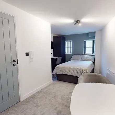 Rent this studio apartment on 11-13 Low Pavement in Nottingham, NG1 7DQ