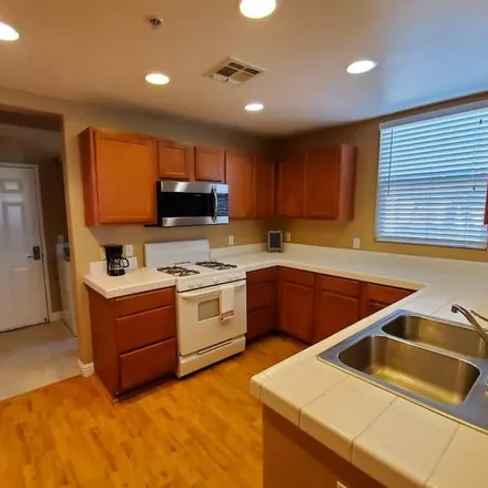 Rent this 1 bed condo on Sacramento