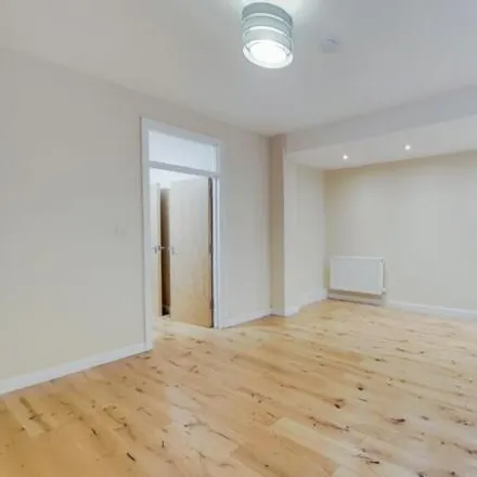 Image 5 - Robert Gentry House, Gledstanes Road, London, W14 9HR, United Kingdom - Apartment for rent