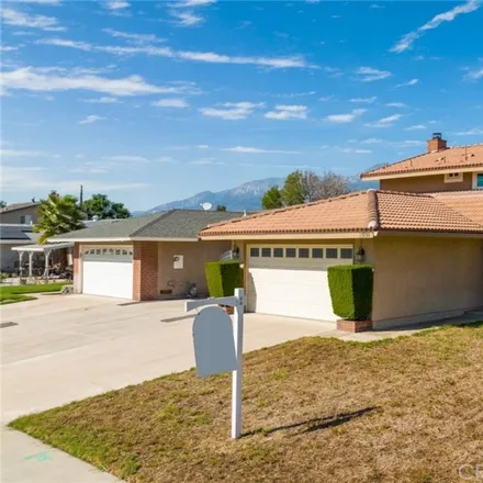 Image 3 - 15730 Reed Drive, Fontana, CA 92336, USA - House for sale