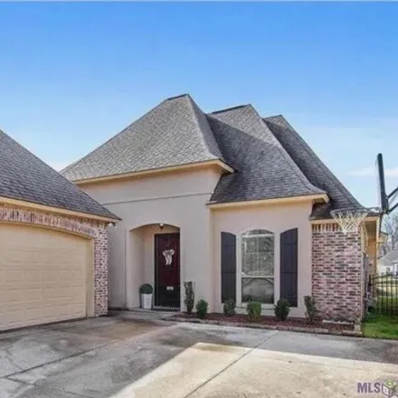 Rent this 3 bed house on 8154 Valencia Court in Bayou Fountain, East Baton Rouge Parish