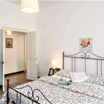 Image 3 - Via Carlo Pisacane, 44 rosso, 16129 Genoa Genoa, Italy - Apartment for rent