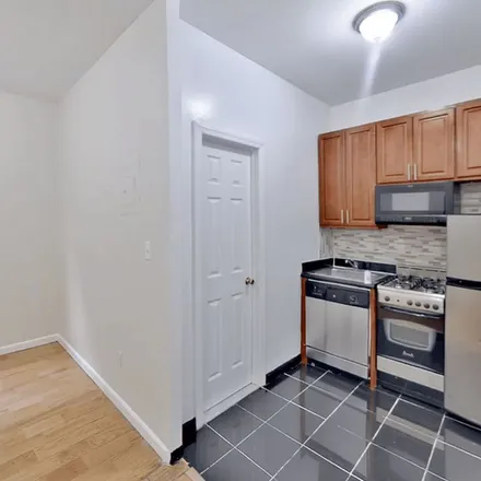 Rent this 2 bed apartment on 124 Ridge Street in New York, NY 10002