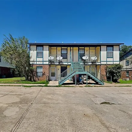 Rent this 2 bed house on 612 Race St Apt C in Crowley, Texas